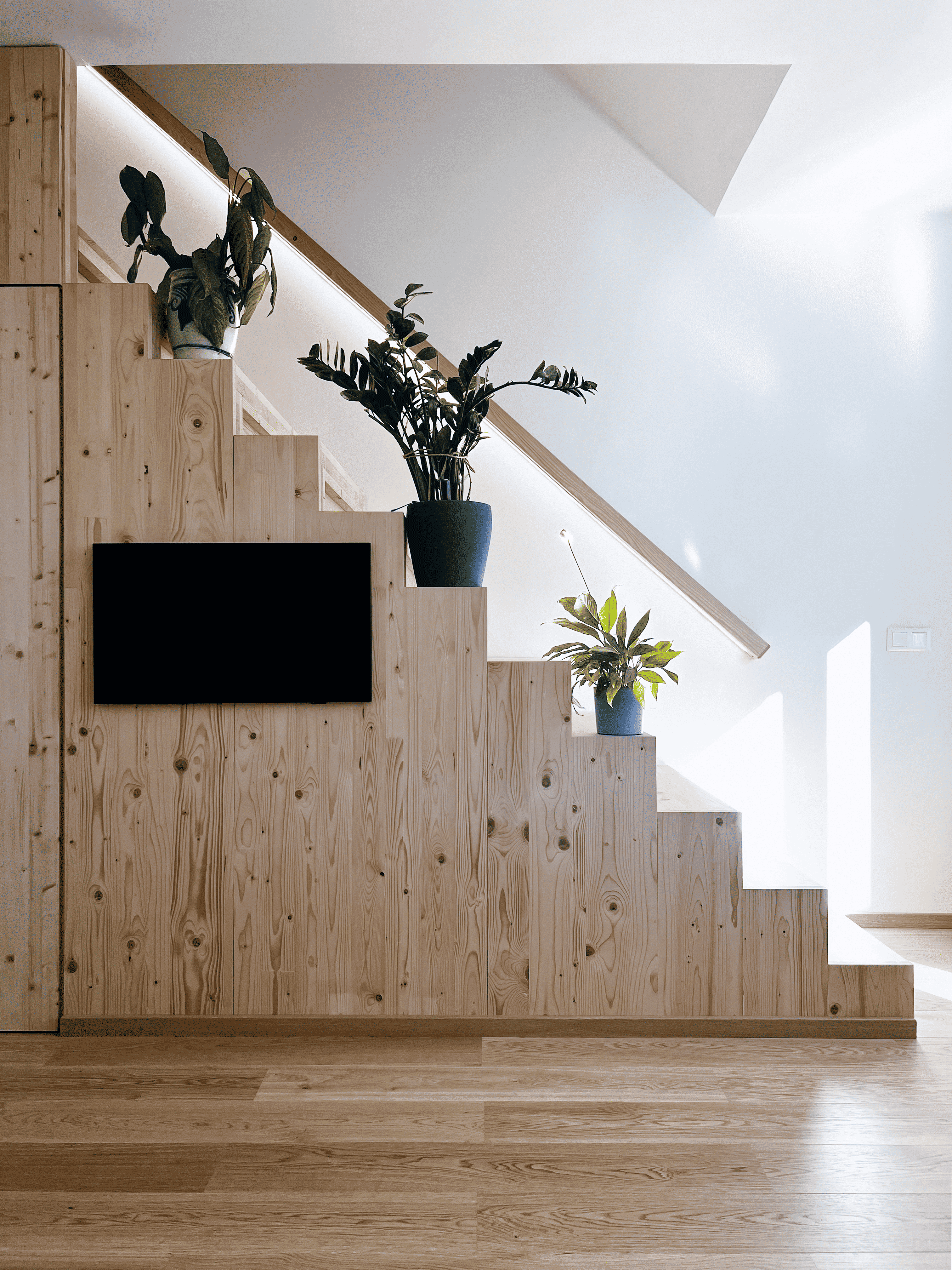 renovation of a compact appartment_equinox_stairs