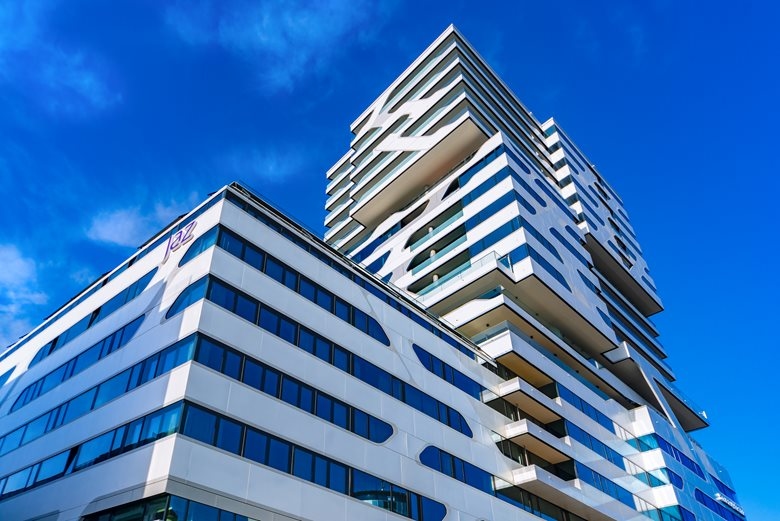 Equinox Founding Partner Noémi was leading the team generating construction and building permission materials as well as coordinating interior design for several apartments and clients for the 18-storey hotel and serviced apartments building in central Stuttgart.