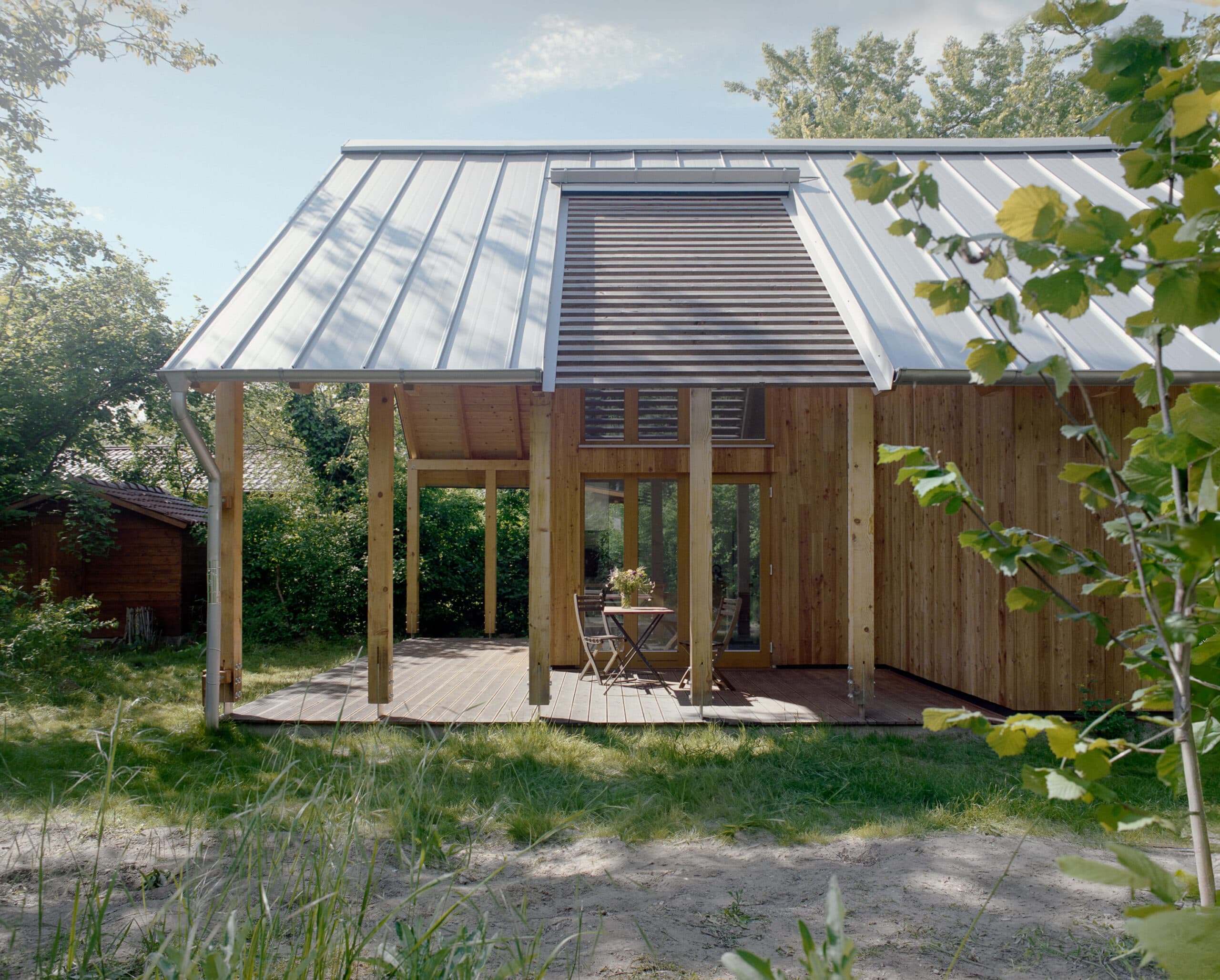 Equinox_Szigetmonostor_hétvégi ház_fedett-nyitott terasz