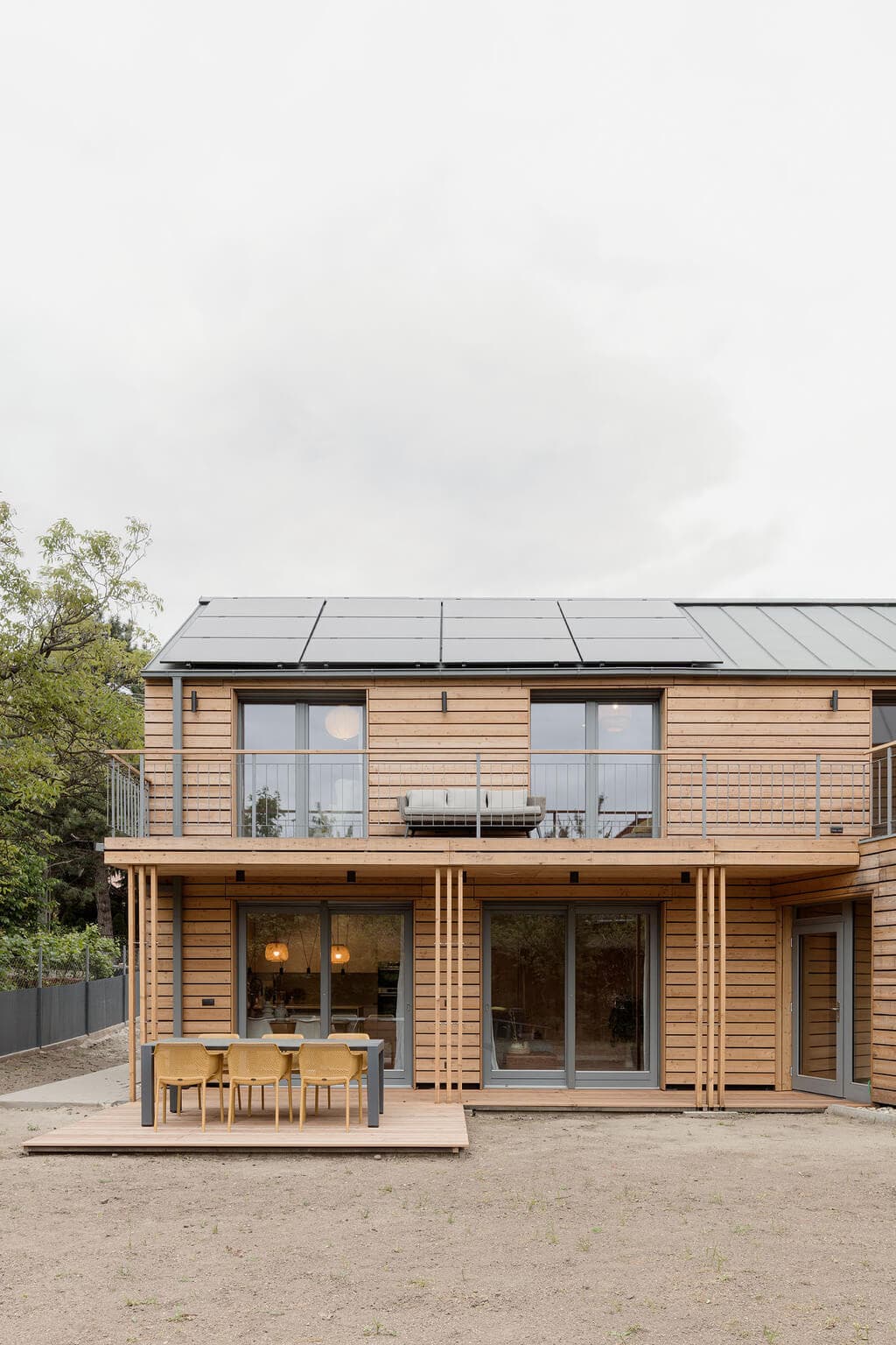 equinox_julia house from the garden